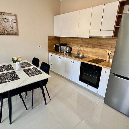 New Bazaar Cozy Apartment 2 Dajti View تيرانا المظهر الخارجي الصورة