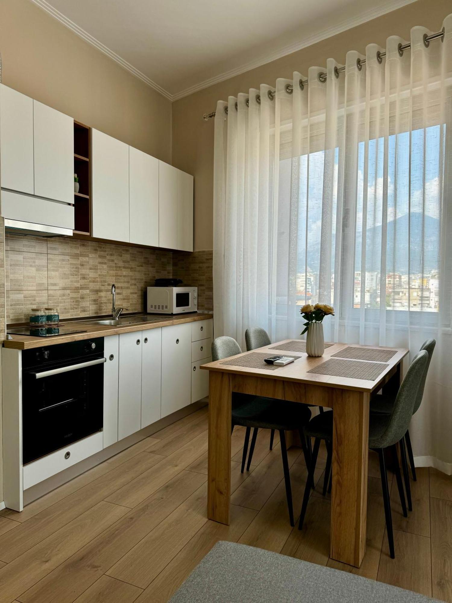 New Bazaar Cozy Apartment 2 Dajti View تيرانا المظهر الخارجي الصورة