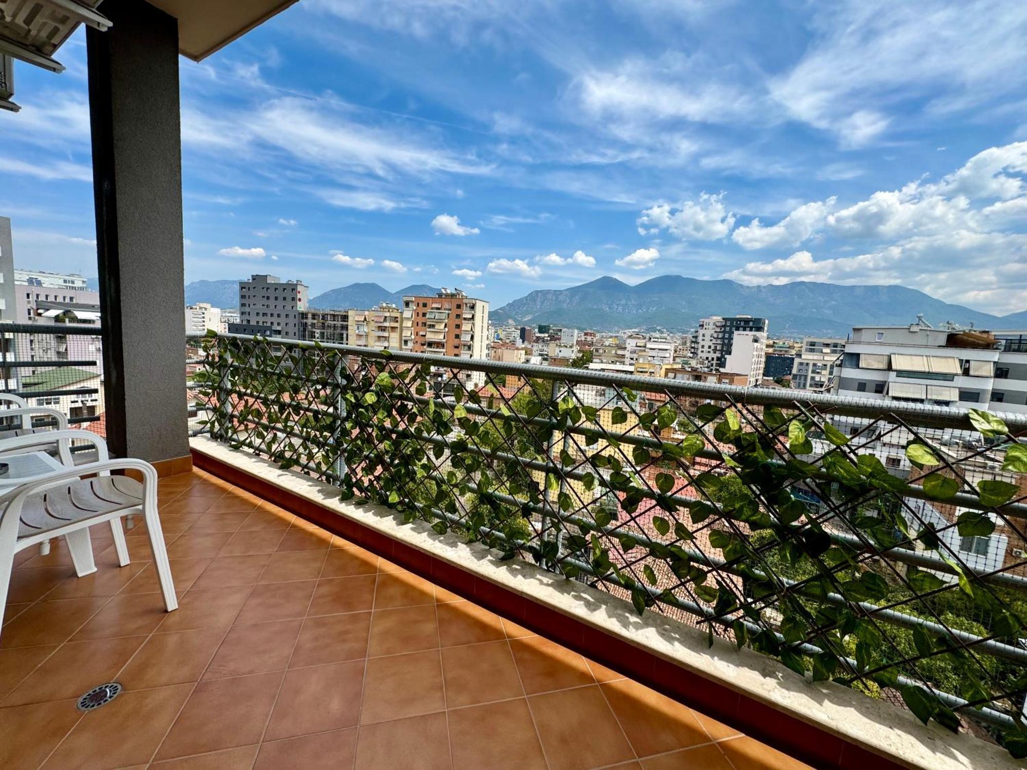 New Bazaar Cozy Apartment 2 Dajti View تيرانا المظهر الخارجي الصورة